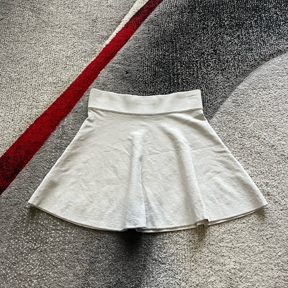 Talula Aritzia Off White Circle Mini Skirt - Picture 3 of 3